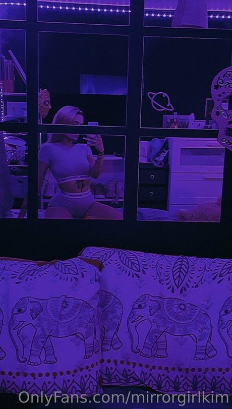 Mirrorgirlkim pornstar nude picture