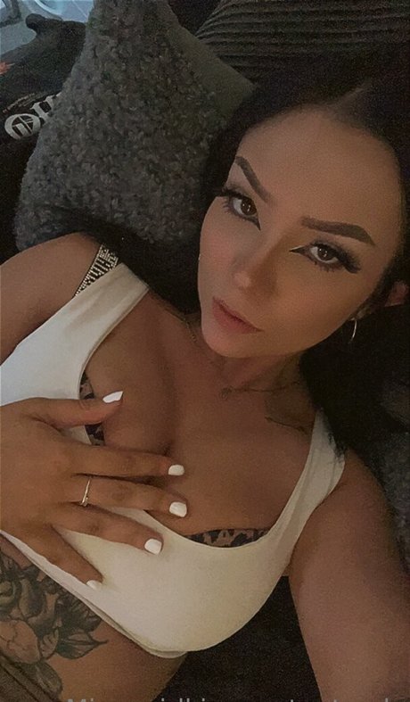 Mirrorgirlkim nudes pornstar picture