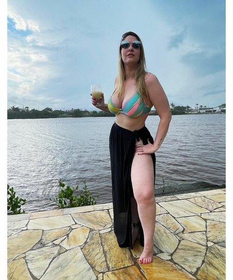 Nahzinhaa xxx actress photo