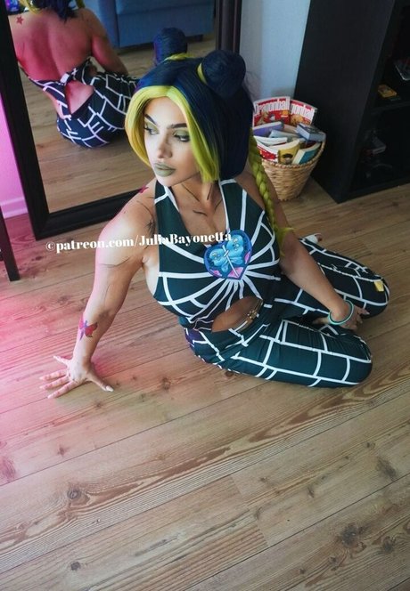 Julia Bayonetta hot star pics