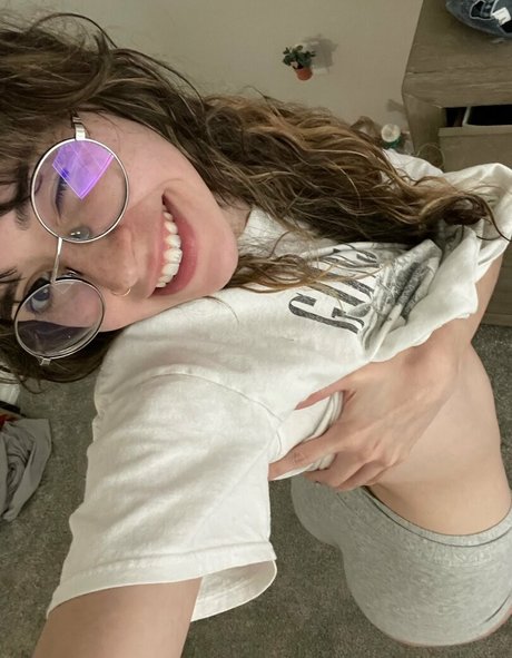 Catlyn Crespo naked actress image