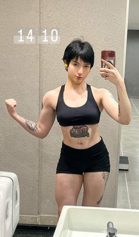 mother onlyfans pornographic pics