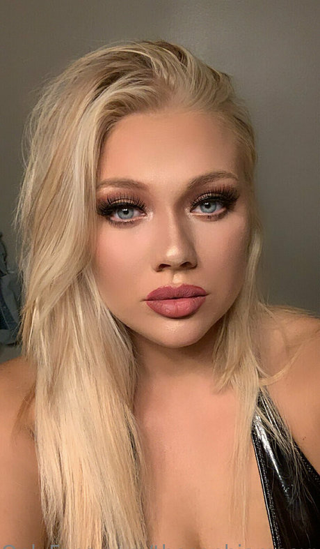 thesophiarosexx model adult picture