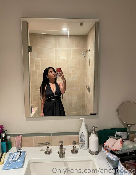 andiipoops model hot pics