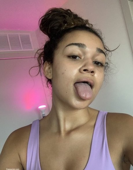 Madison Bailey naked actress pic