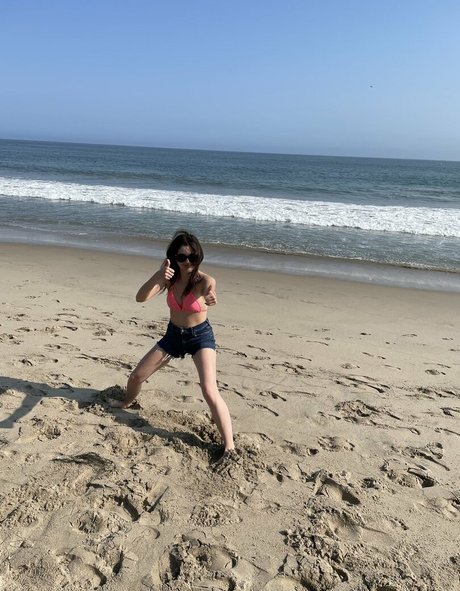 Laura Marano star erotic picture