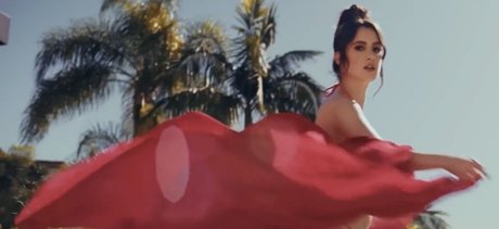 Laura Marano star free picture