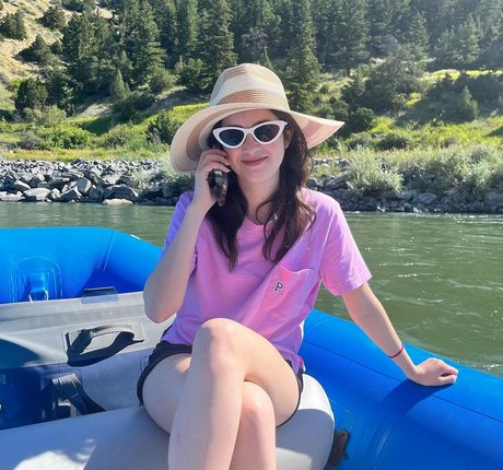 Laura Marano star art images