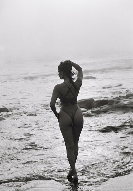 Ella Cervetto hd model galleries