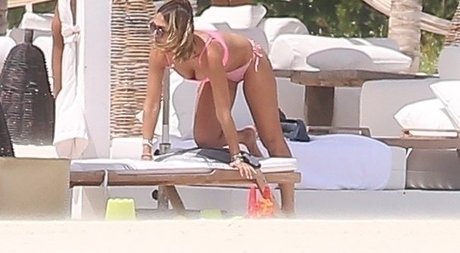 perfect onlyfans pornographic photos