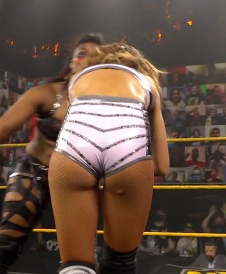 mature slut onlyfans top photo