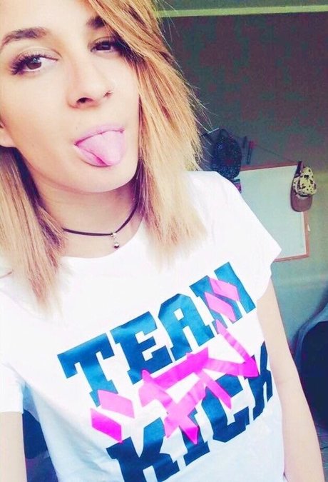 Dakota Kai model exclusive gallery