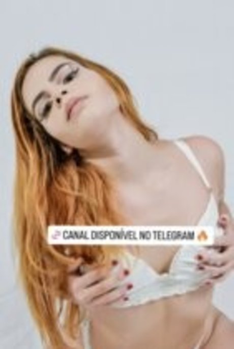 MaceiO model nude photos