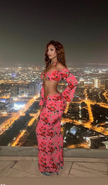 laurgmzz pornstar sexy image