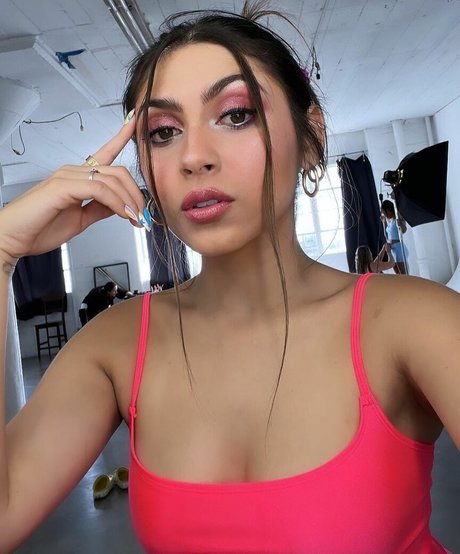 Alondra Delgado model pic