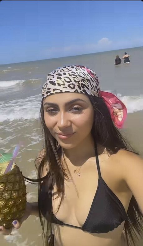 Alondra Delgado hd model pic