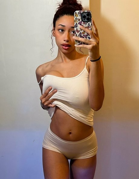 Yazbunny model nudes pics