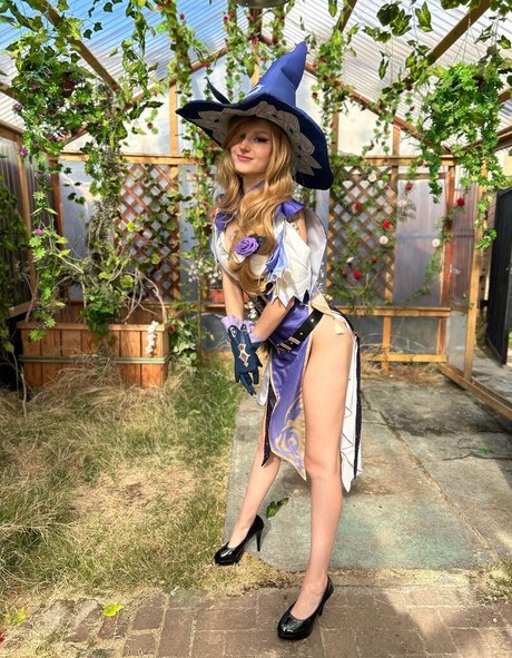 Busy B ASMR hd star image