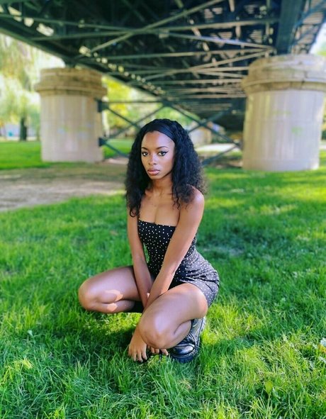 bustyxl actress pictures