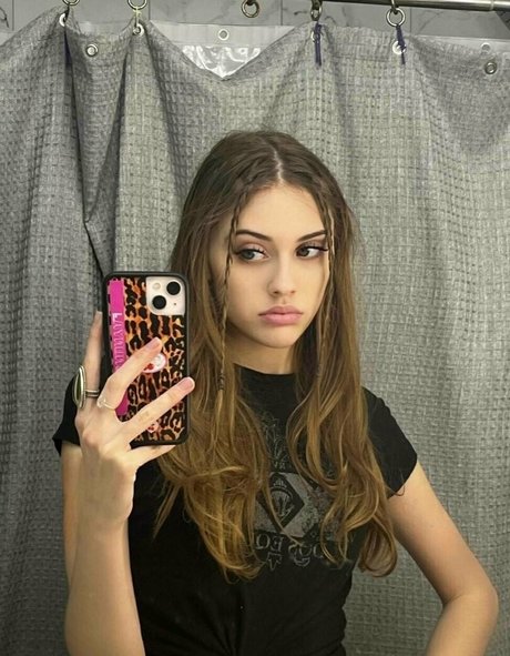 natalieslittlesecret art star pics