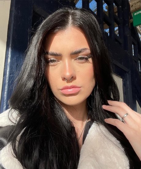 Olivia Forsbrook naked model galleries