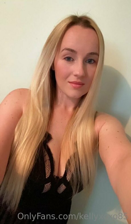 kellyxoxo85 pornographic model images