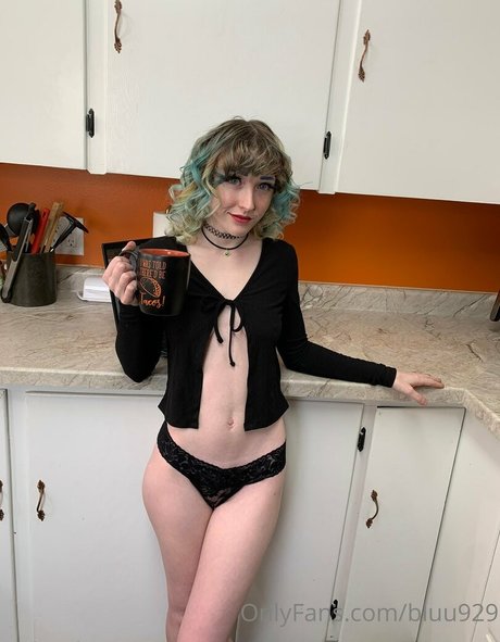 bluu929 pornstar nude gallery