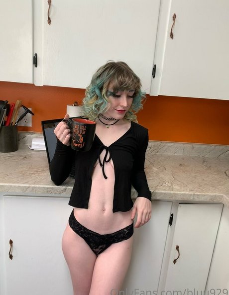 bluu929 xxx model img