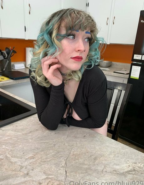 bluu929 xxx model photos