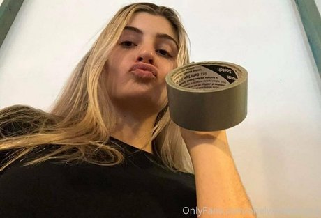 anelwonderland model art pic