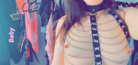 anelwonderland naked model img