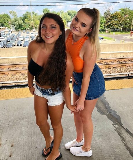 Julia Olivia pornstar img