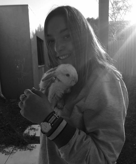 Alanna Pow pornstar top img