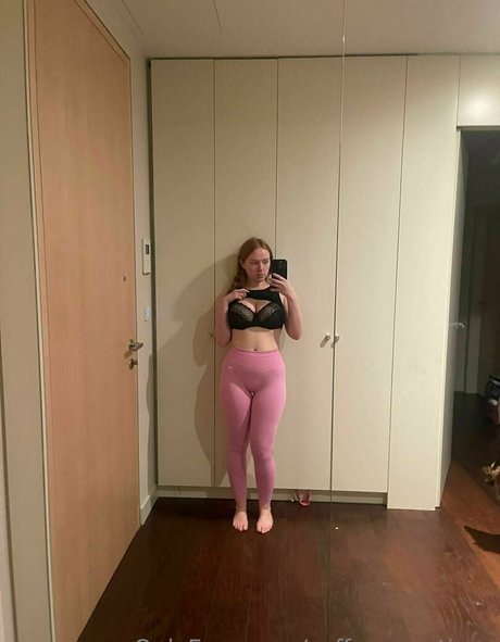 Saffron Martinez nude actress picture