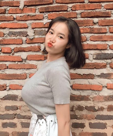 Elvara Caliva model perfect images