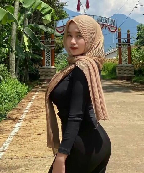 Elvara Caliva art pornstar pics