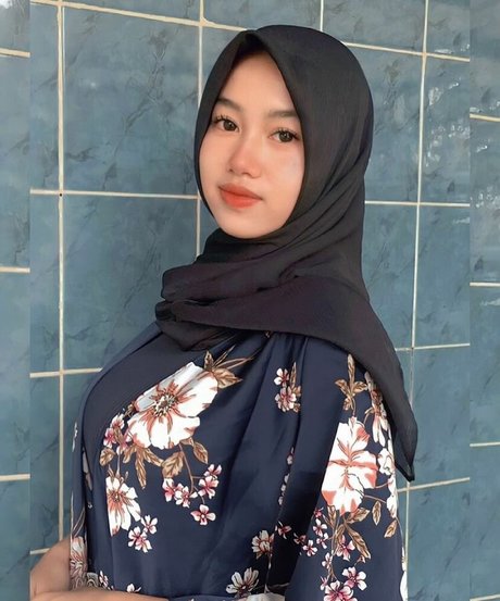 Elvara Caliva star naked archive