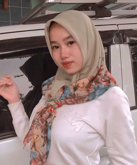 Elvara Caliva pornstar pictures