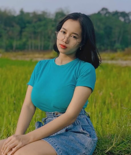 Elvara Caliva model nice galleries