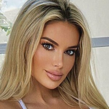 Natalie Gauvreau model nice images