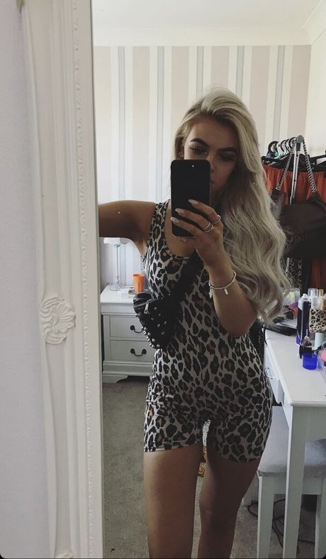 Bethany Fraser model sexy img