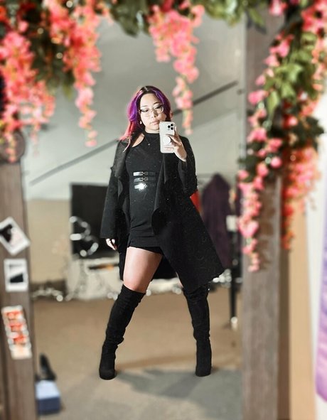 Stella Chung model hot picture