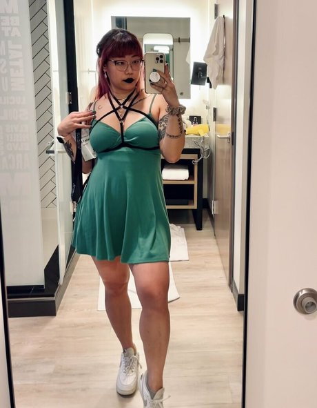 Stella Chung beautiful actress pics