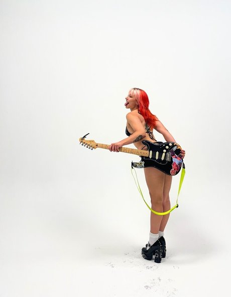 Cami Petyn model nudes image