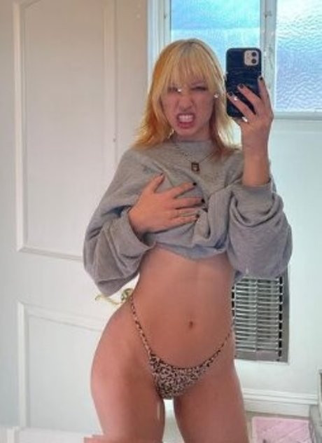 Cami Petyn sex model images