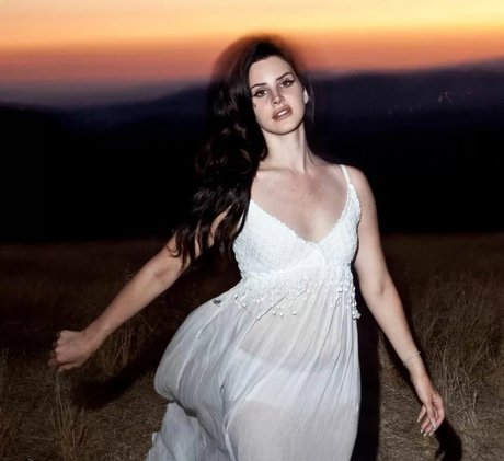 milf pantyhose onlyfans art nude gallery