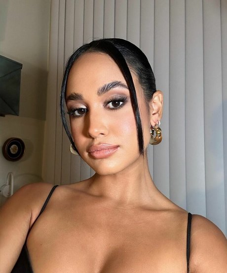 Emily Tosta sex star galleries