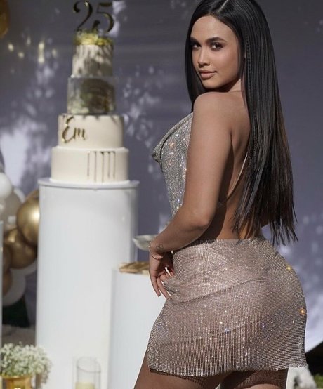 Emily Tosta naked star photo