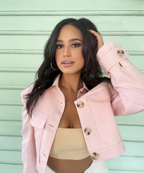 Emily Tosta hot pornstar pictures