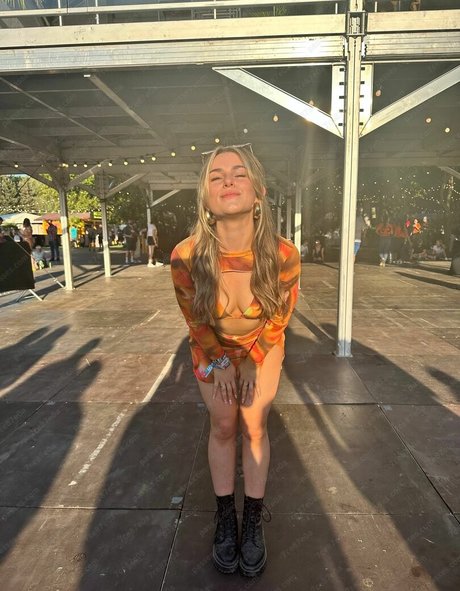 Shannon Langdon naked actress pics